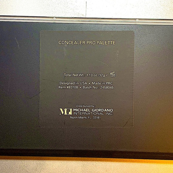 MAX STUDIO CONCEALER PRO PALETTE 16 SHADES CORRECTIONS HIGHLIGHTING CONCEALER - Picture 6 of 6